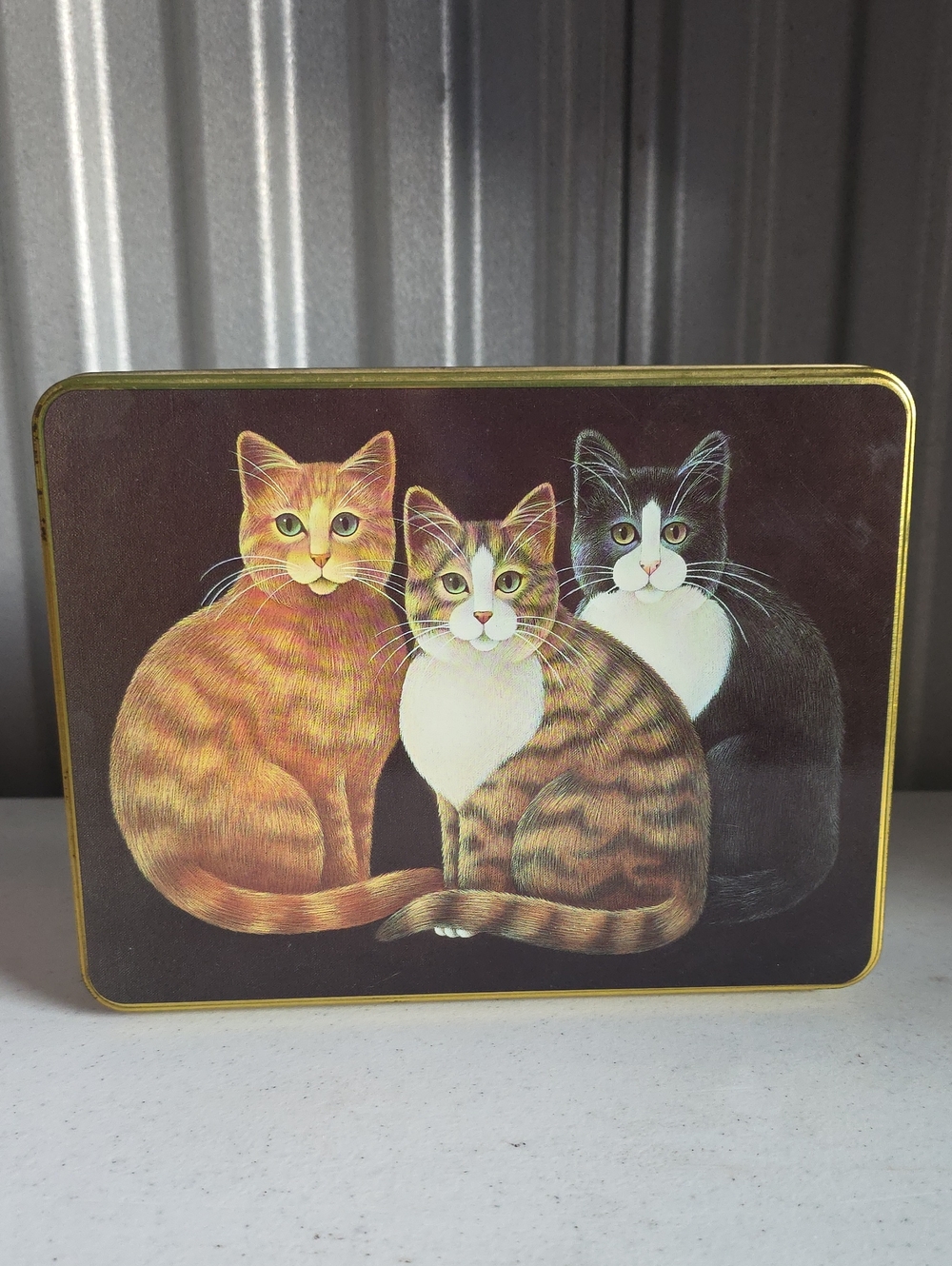 1995 Stephen Lawrence Co. Stationary Cat Tin Box